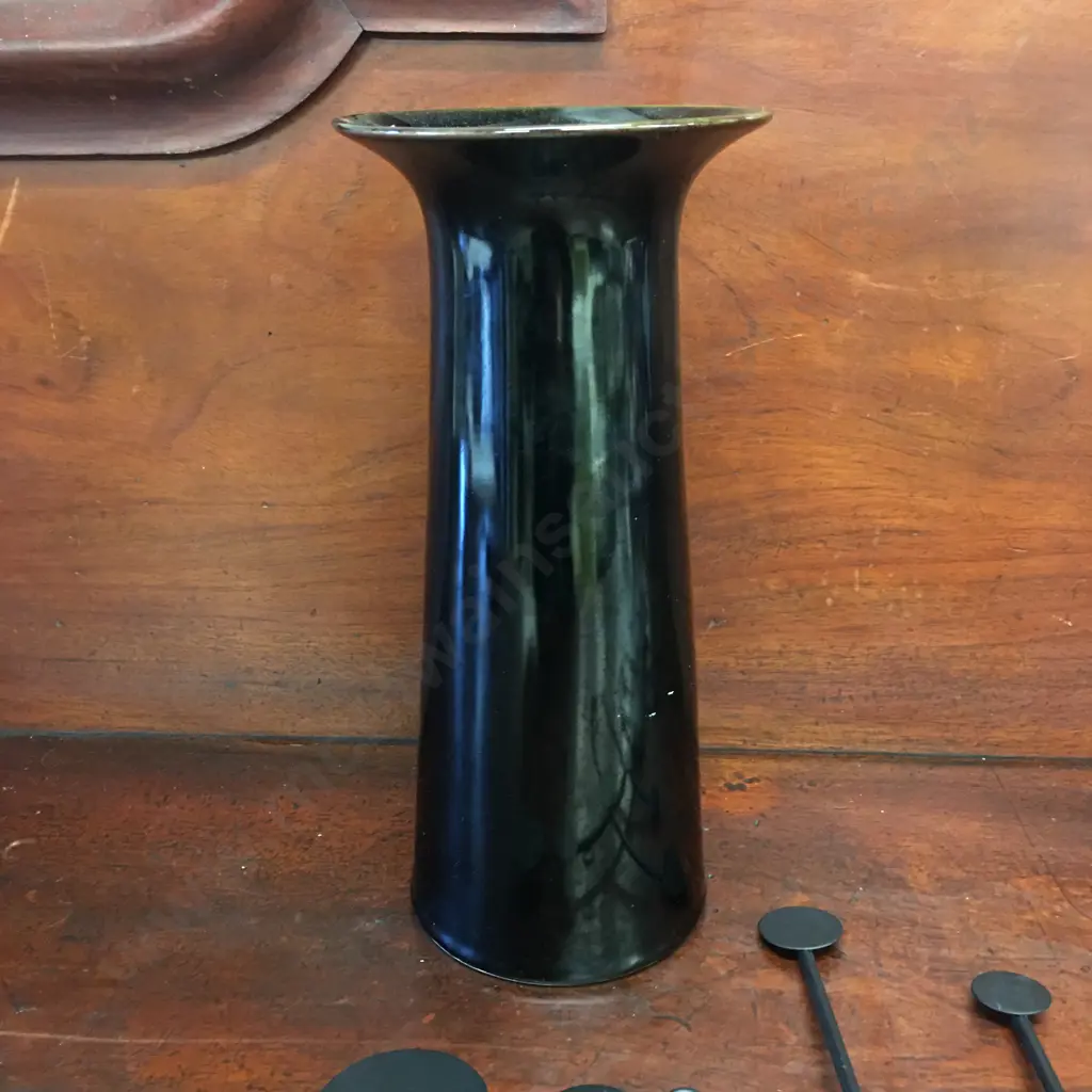 Maxwell & Willams Black Vase & Black Wall Hung Hooks Image 1++